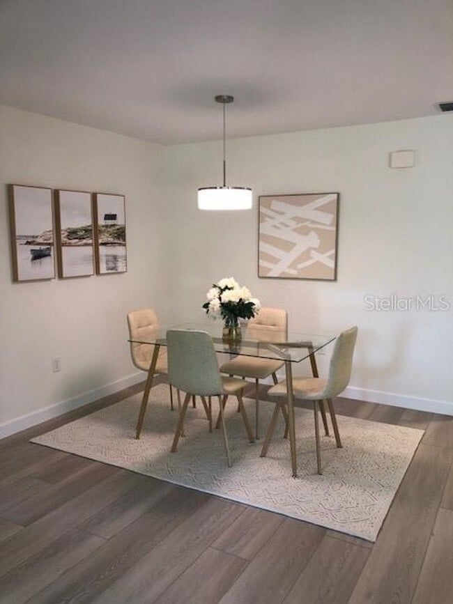 Building Photo - 230 Laurel Hollow Dr