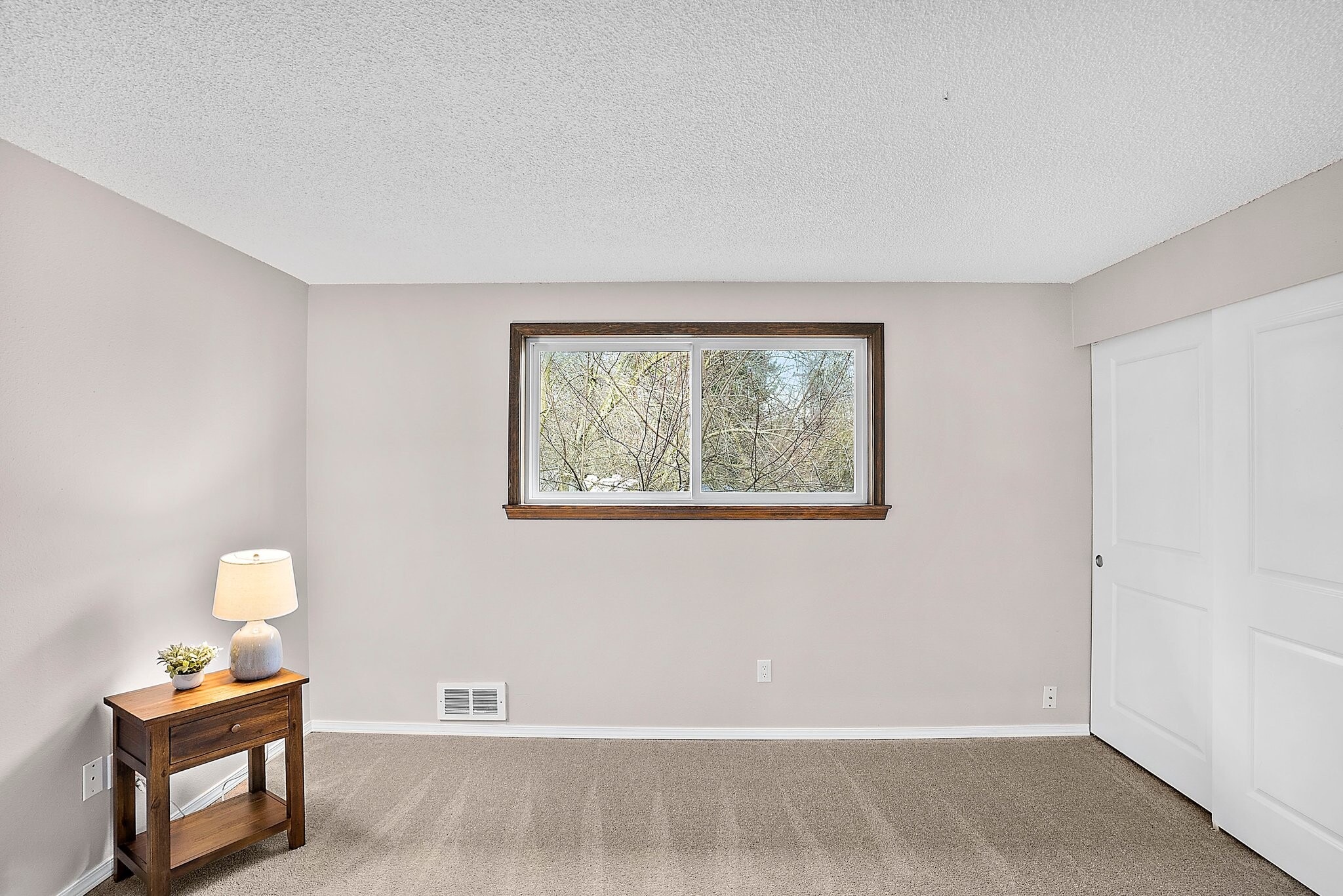 Building Photo - 1016 9th St SE