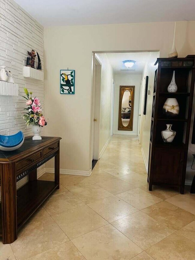 Building Photo - 7834 Edgewater Dr