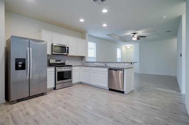 Building Photo - 217 La Dera Dr