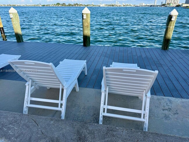 Building Photo - 7921 East Dr