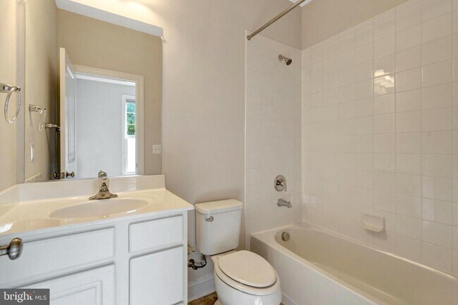 Building Photo - 8854 Orchard Ln