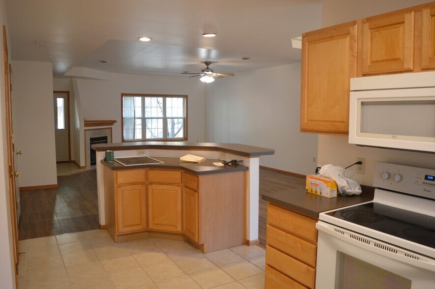 Building Photo - 1709 Carns Dr