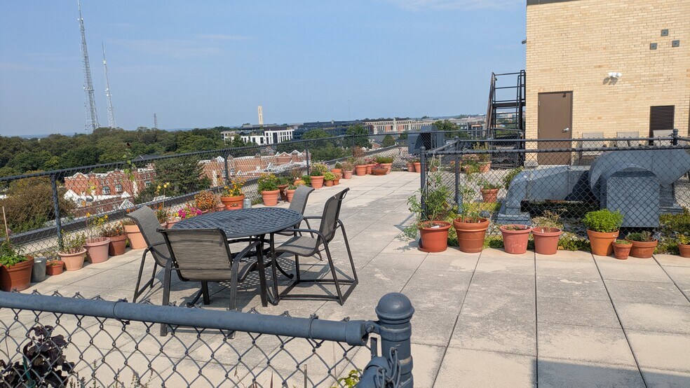 Building Photo - 3601 Wisconsin Ave NW