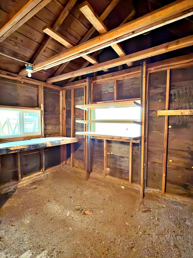 Building Photo - 905 NE 94th Ave