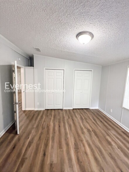 Building Photo - 4980 New Horizon Dr
