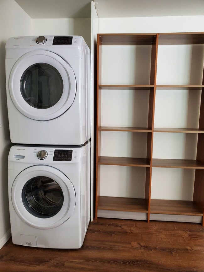 Laundry - 6619 Daryn Dr