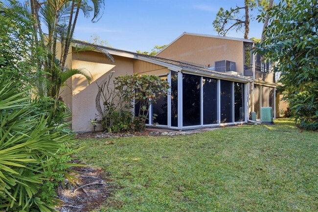 Building Photo - 4819 Village Garden Dr