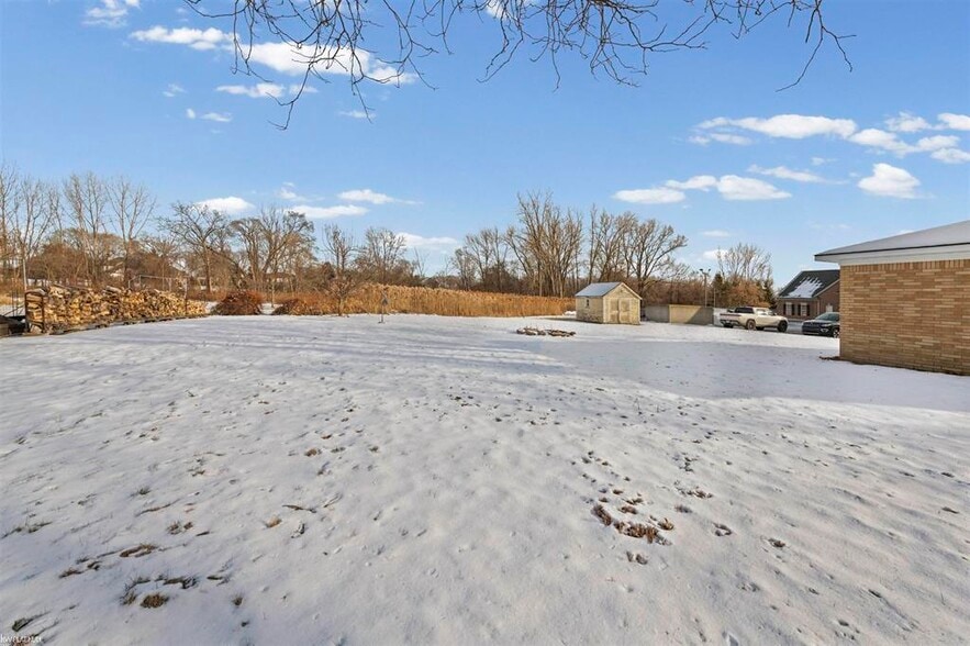 Building Photo - 46730 Romeo Plank Rd