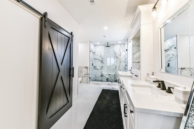 Building Photo - 1322 Blackthorne Dr