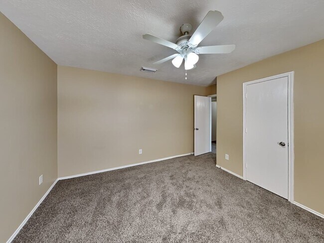 Building Photo - 1515 Glasholm Dr
