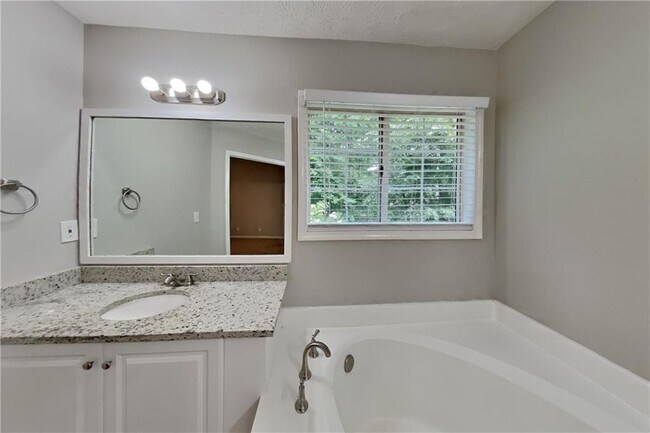 Building Photo - 603 Brolley Ct