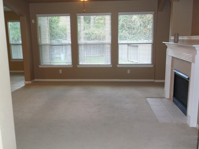 Living room w Fireplace - 78 Cornflower Dr