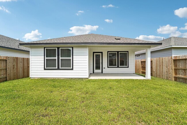 Building Photo - 16691 Sterling Clf St