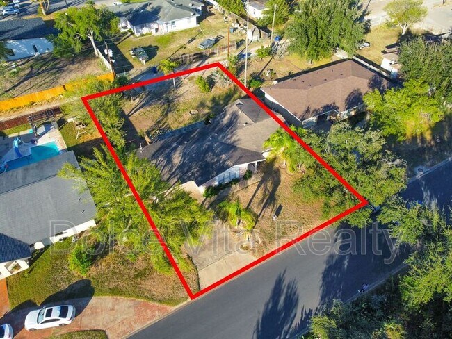 Building Photo - 1110 Walnut Ave