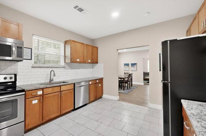 Building Photo - 6279 Drew Dr