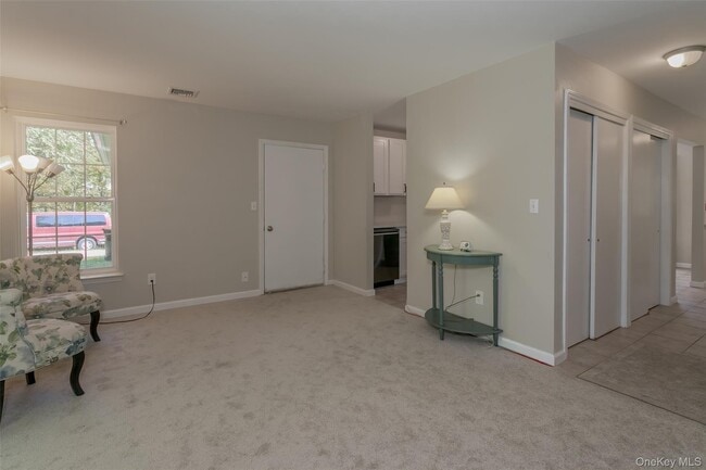 Building Photo - 423 Kings Hwy