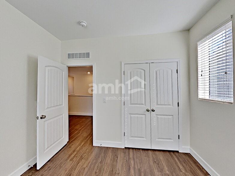 Building Photo - 4465 Crestone Peak St