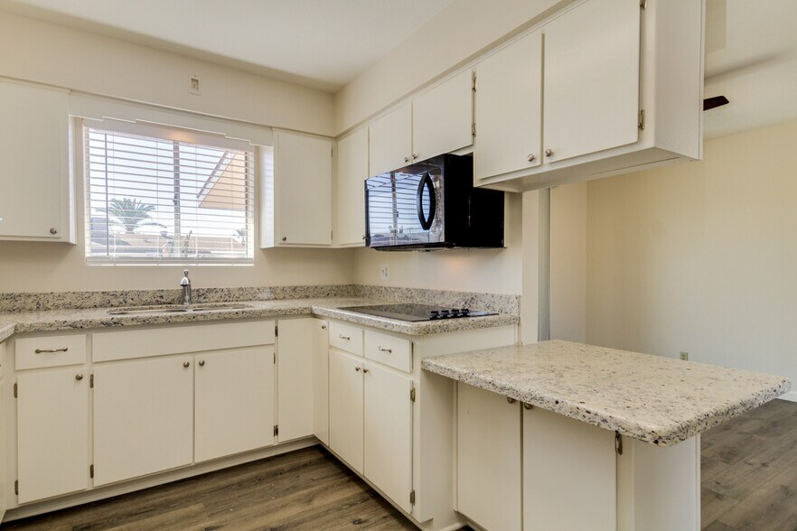 Building Photo - 5333 E Adobe Rd