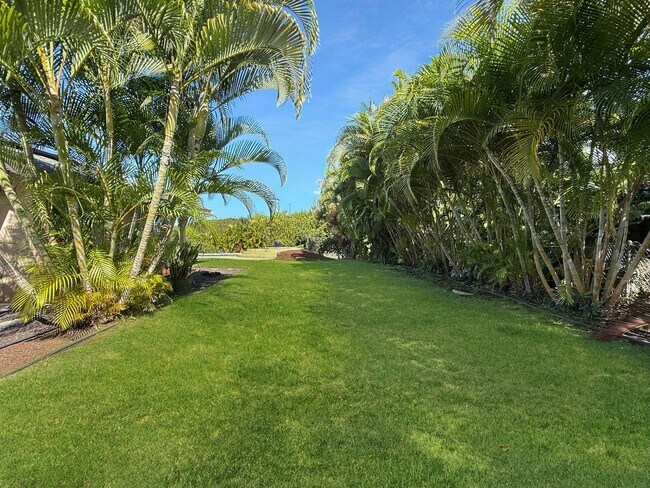 Building Photo - Fully Furnished Single Level Home with a Pool