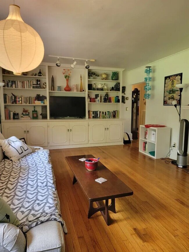 Building Photo - Beautiful Property at Fair Oaks