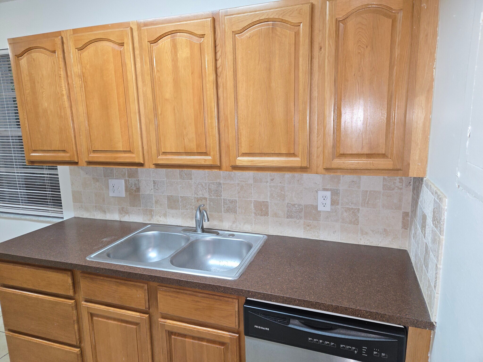 Building Photo - 8917 NW 28th Dr