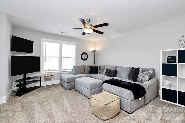 Building Photo - 136 Preston Rd