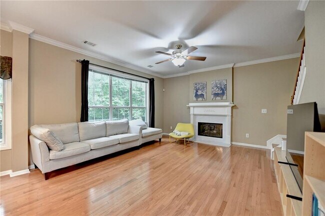 Building Photo - 2172 Woodbriar Dr