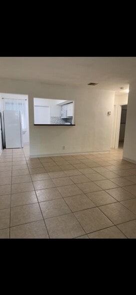 Building Photo - 401 SW 8th St