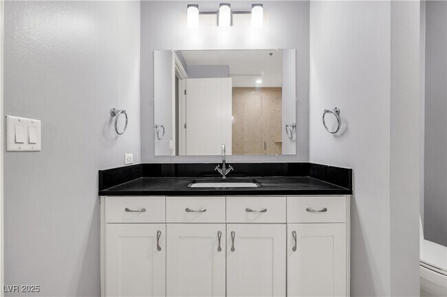 Building Photo - 4575 Dean Martin Dr