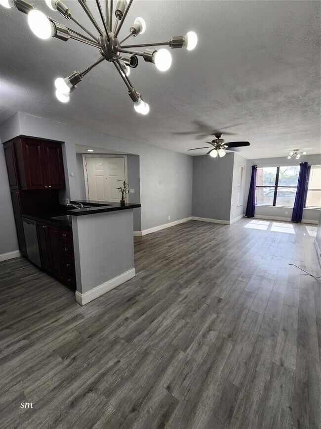 Building Photo - 2736 S University Dr