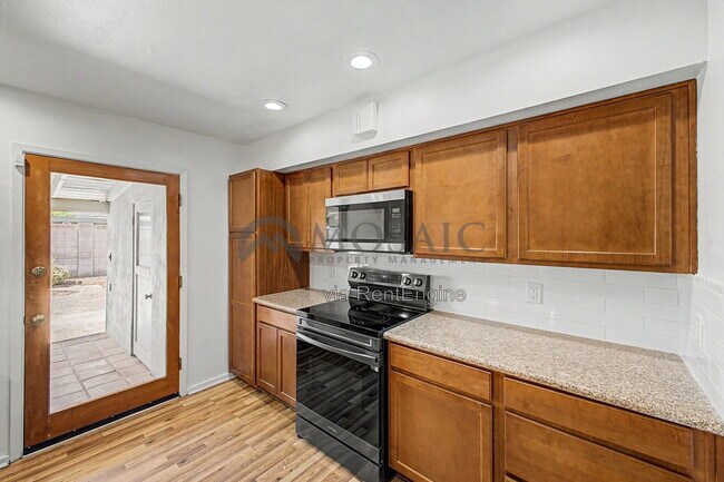 Building Photo - 3333 E Medlock Dr