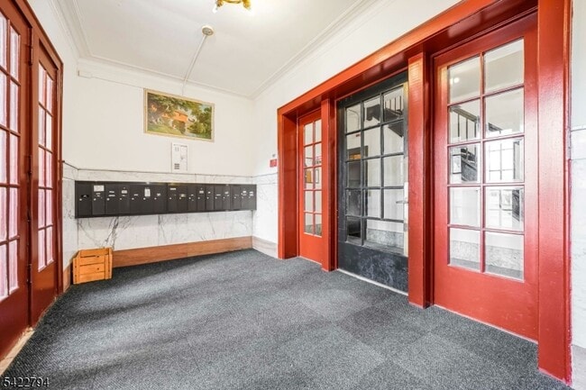 Building Photo - 420 Bloomfield Ave