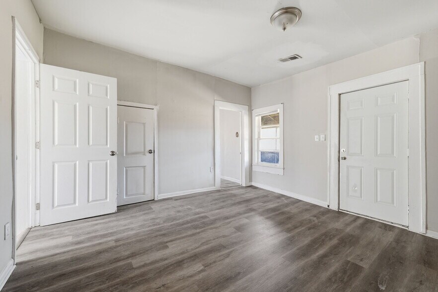 Building Photo - 320 Old Pne Hl Rd