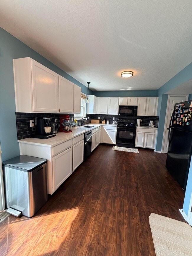 Building Photo - 5205 Wabash River St