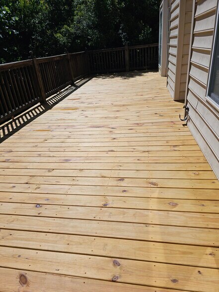 12' x 36' Brand New Panels Deck - 10430 Brawley Ln