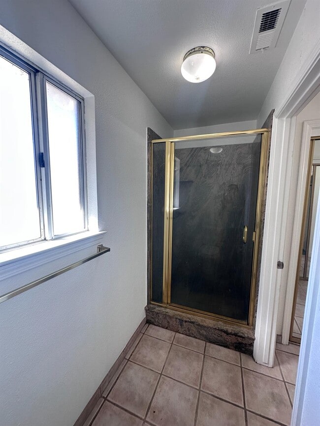 Building Photo - 2378 Grapewood Ct