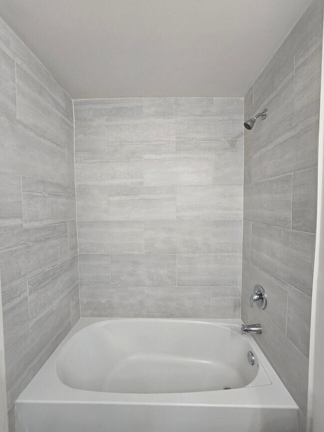 Building Photo - 3024 Skyline Blvd