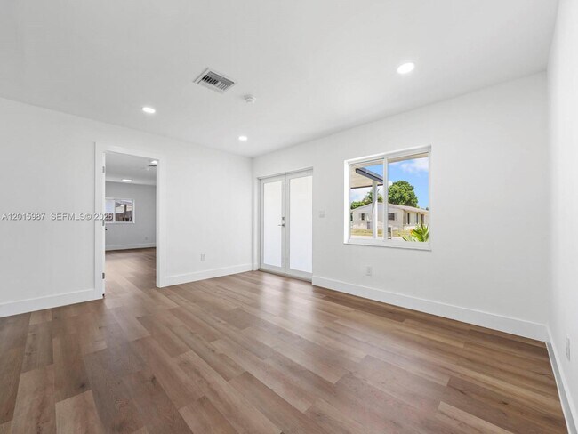 Building Photo - 10530 SW 146th St