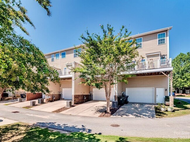 Building Photo - 19036 Lake Breeze Dr