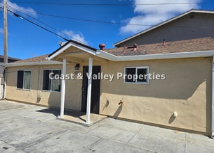 Building Photo - 230 California St