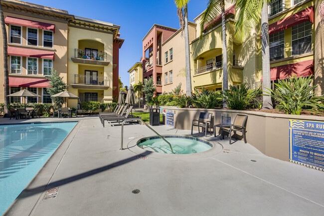 Building Photo - 1284 University Ave