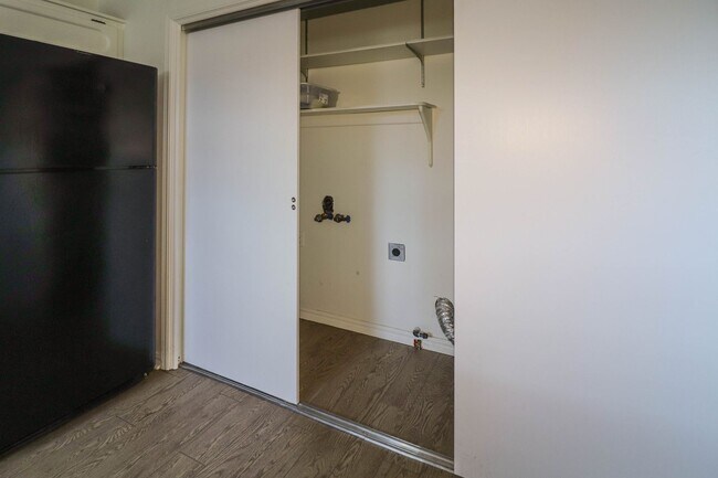 Building Photo - Located in South Tulsa - 3 Bedroom Home!!