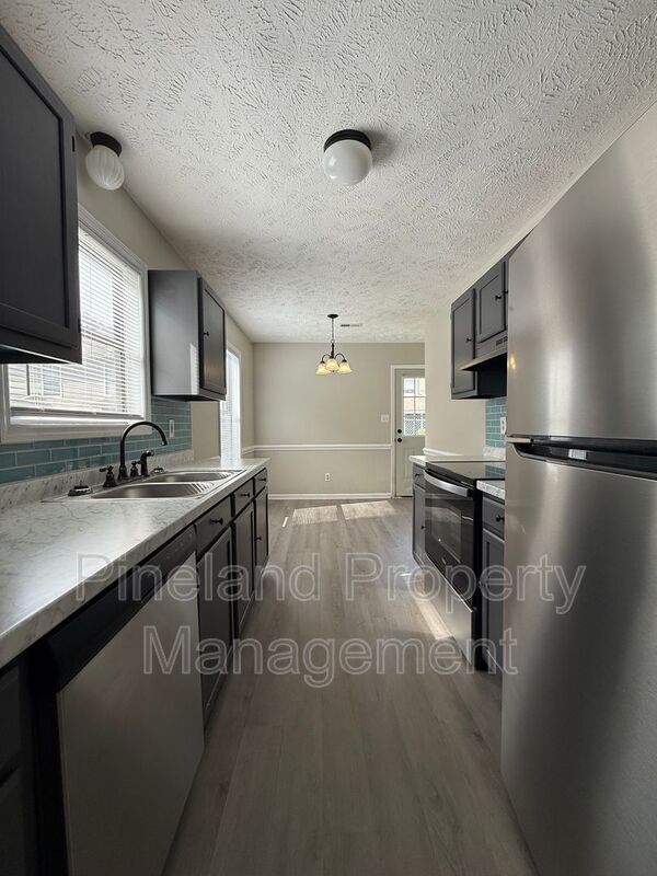Building Photo - 187 Aloha Dr