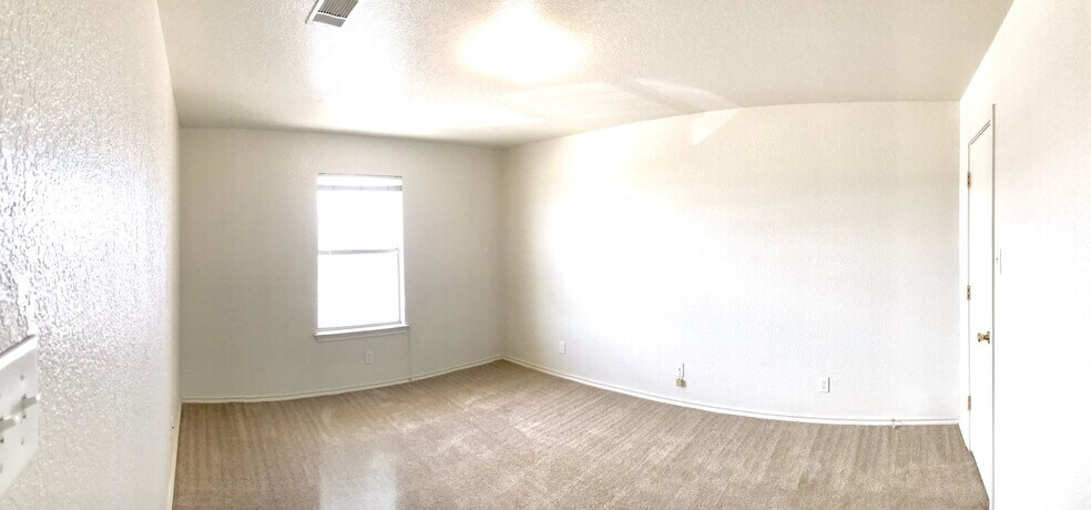 Building Photo - 411 E Central Texas Expy
