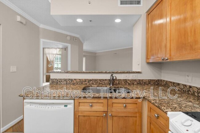 Building Photo - 3101 N Hampton Dr