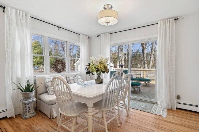 Building Photo - 6 Lincoln Ave