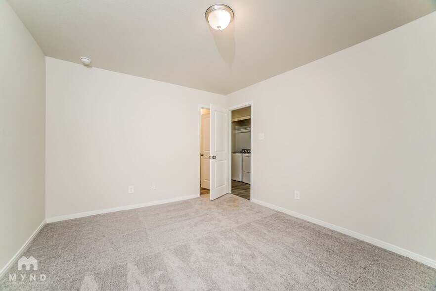 Building Photo - 15668 Del Norte Dr