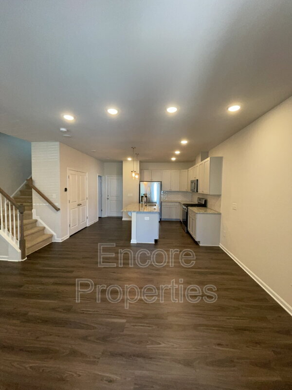 Building Photo - 908 Robbie Jackson Ln