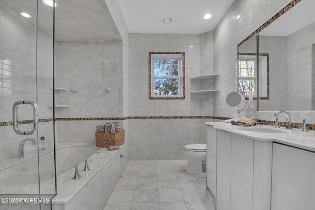 Building Photo - 589 Westwood Ave